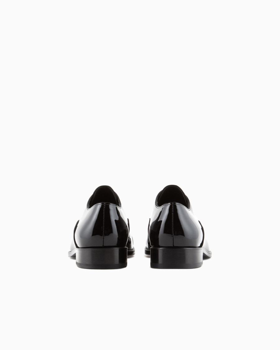 The world of armani OXFORD IN VERNICE Pezzi Unici