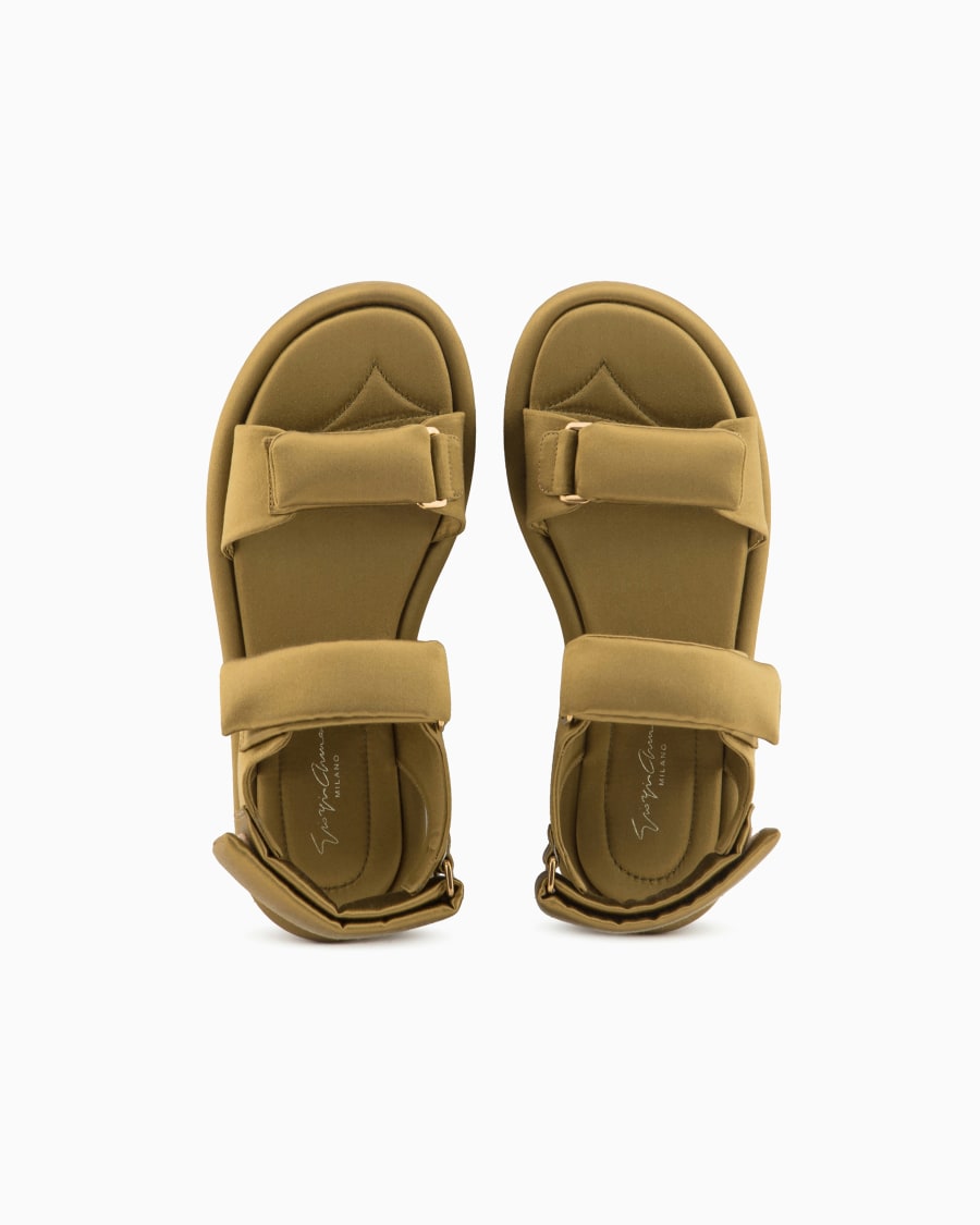 The world of armani SANDALI FLAT IN RASO IMBOTTITI In Saldo