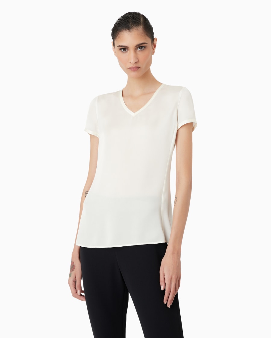 The world of armani BLUSA IN CHARMEUSE DI SETA CON SCOLLO A V In Saldo