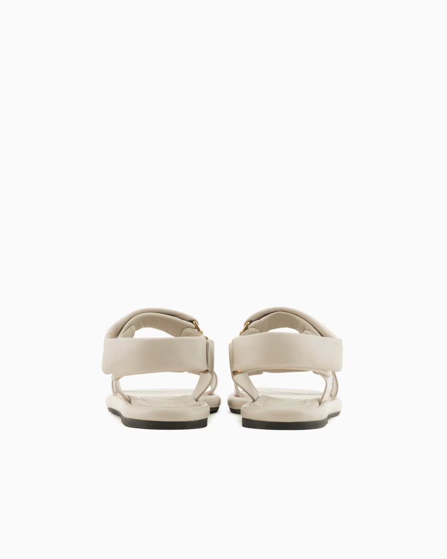 The world of armani SANDALI FLAT IN NAPPA IMBOTTITA Negozi Online