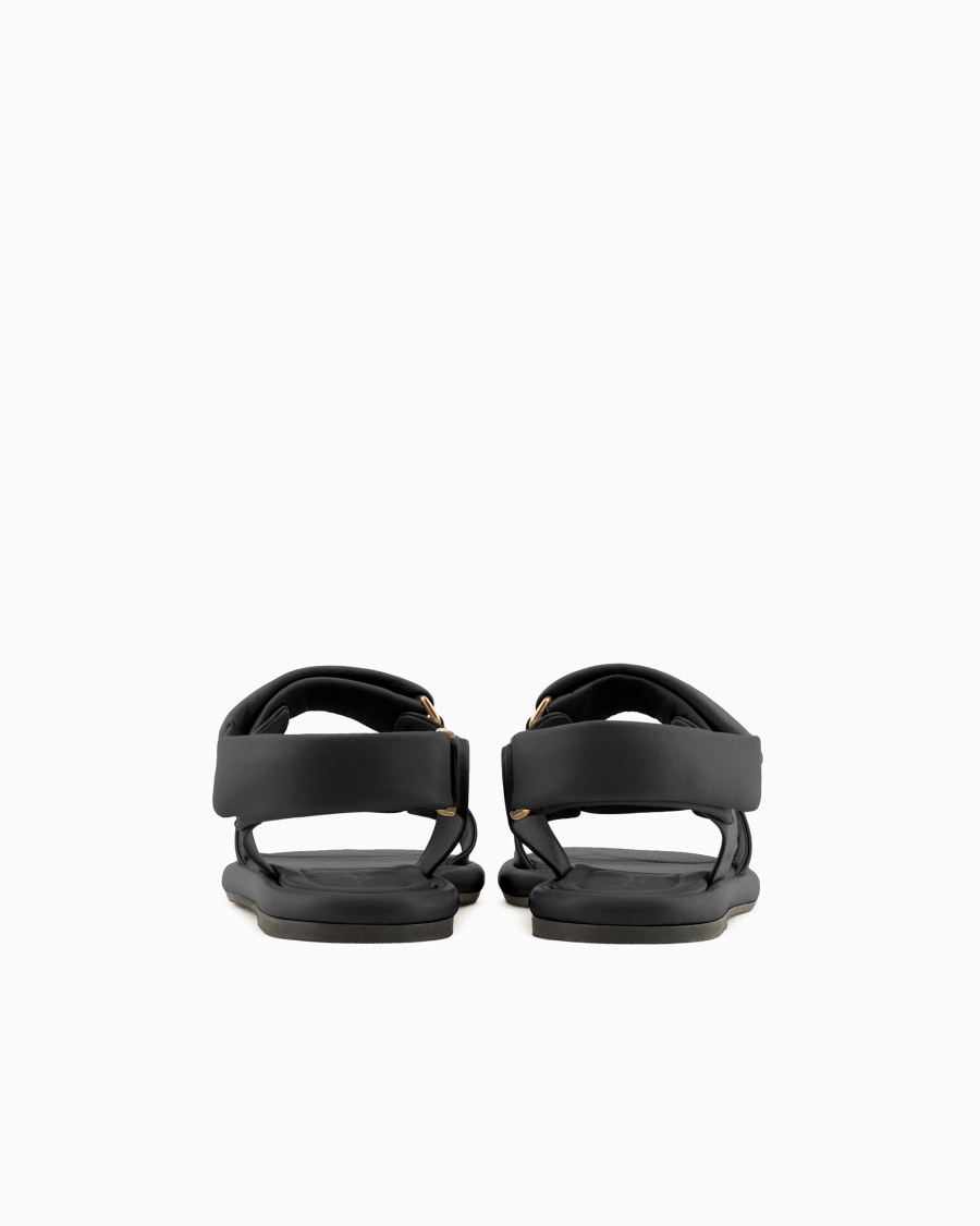 The world of armani SANDALI FLAT IN NAPPA IMBOTTITA Acquista Ora
