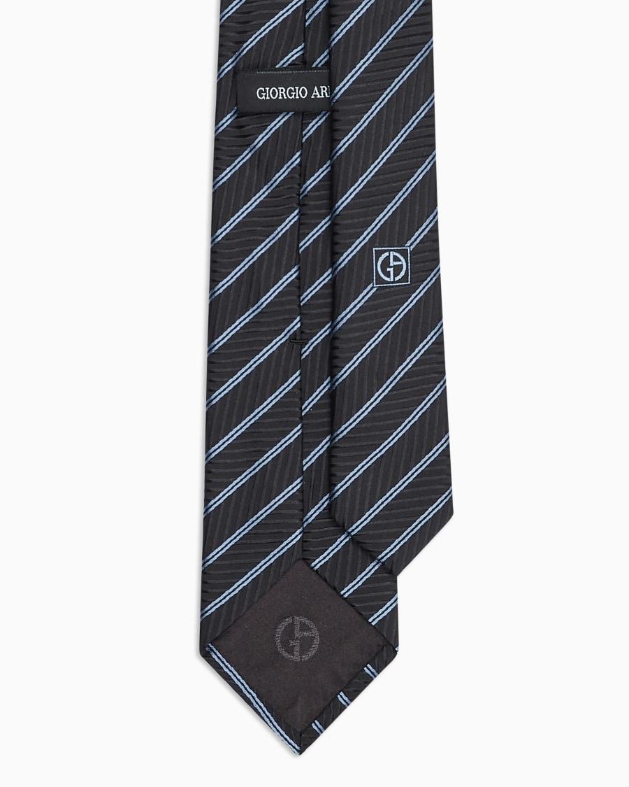 The world of armani CRAVATTA IN SETA JACQUARD REGIMENTAL Sconto