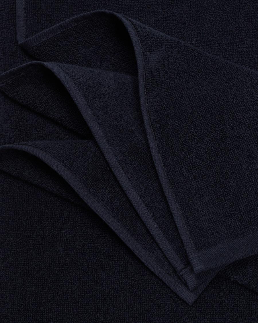 The world of armani TELO MARE IN COTONE CON LOGO JACQUARD Offerta