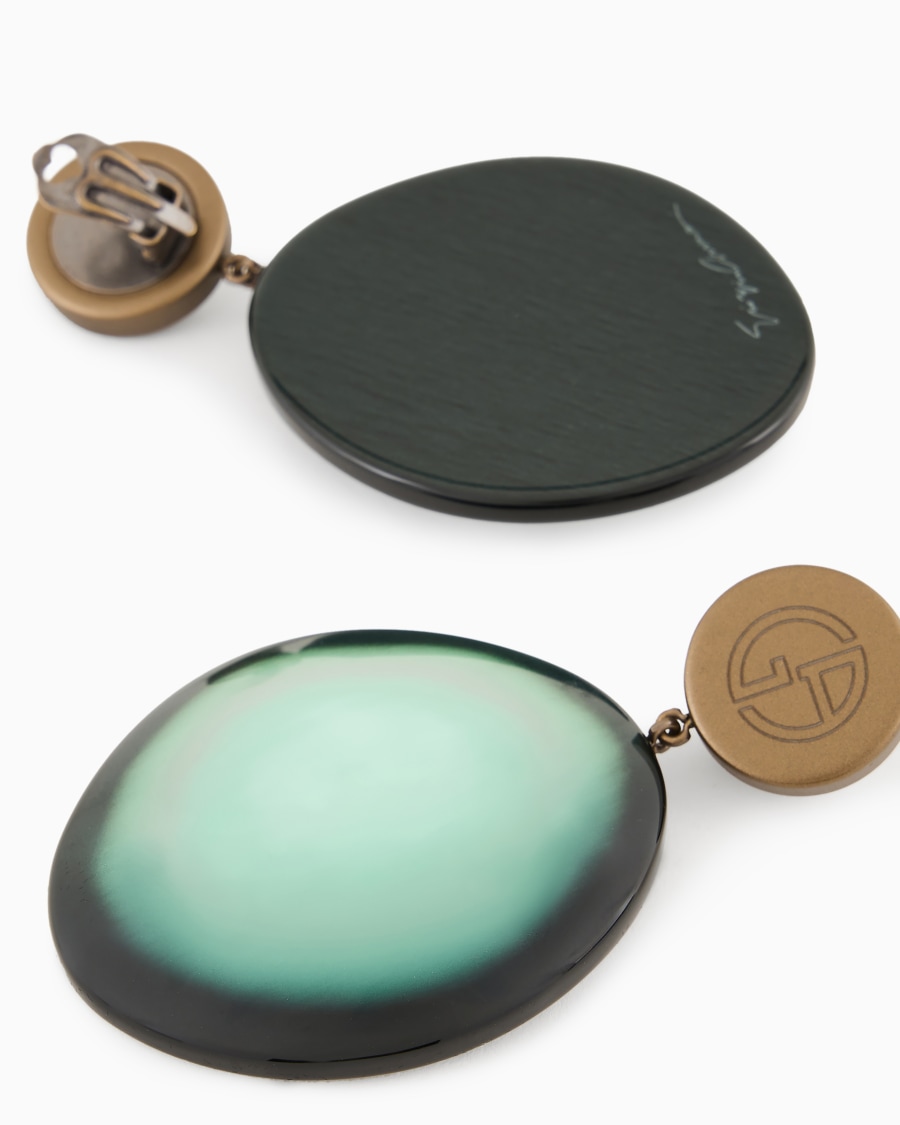 The world of armani ORECCHINI A CLIP CON PENDENTE OVALE IN RESINA 2025