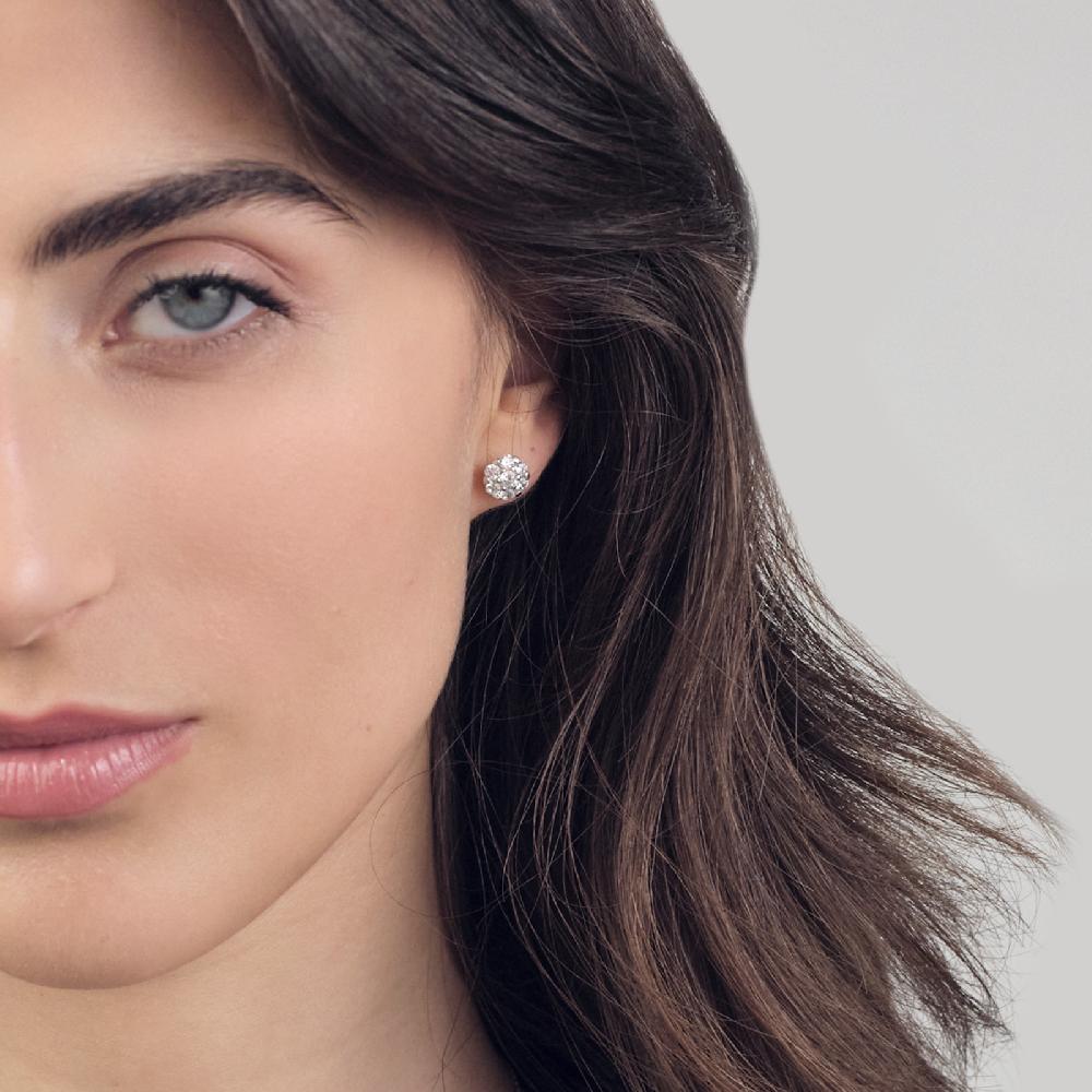 Unoaerre Orecchini in argento con fiori pavé | UNOAERRE Gioielli Nuovo