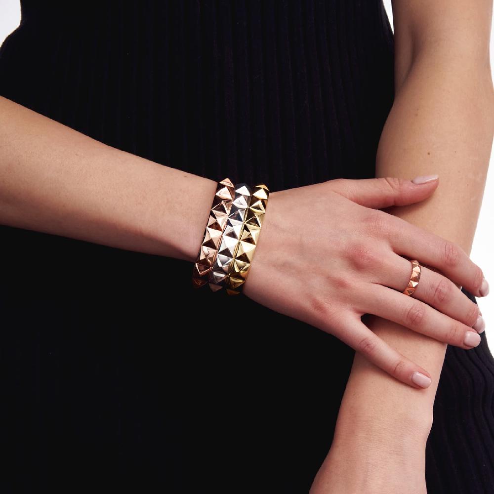 Unoaerre Bracciale rigido in bronzo dorato piramidi | UNOAERRE Gioielli Super Saving Price